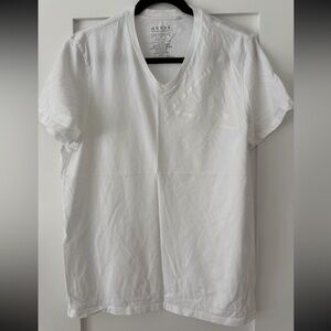 GUESS Classic White V-Neck Tee L Y2K